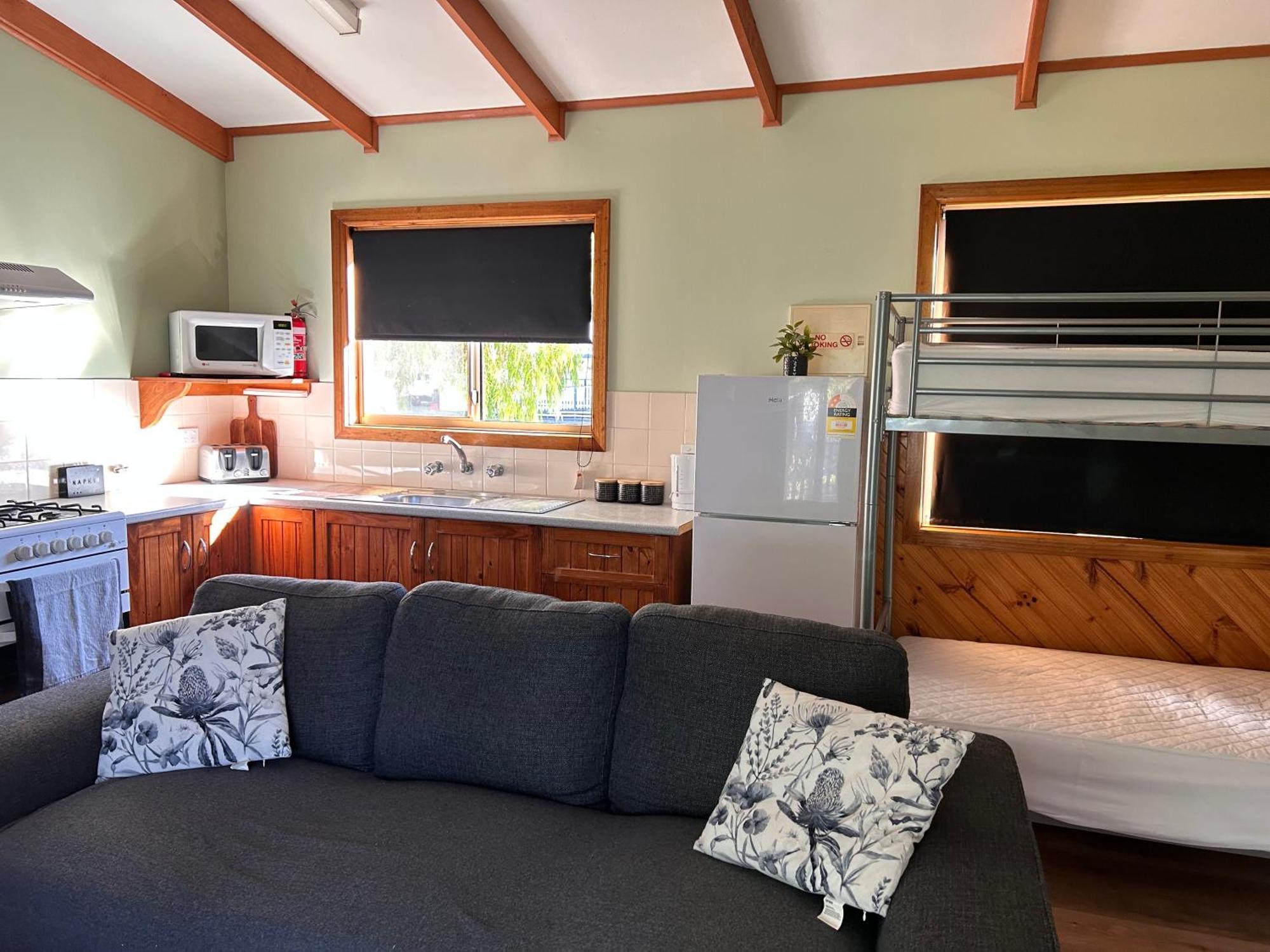 Millicent Lakeside Caravan Park Hotel Ngoại thất bức ảnh